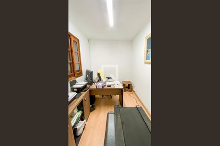 Casa à venda com 174m², 4 quartos e 2 vagasEscritorio - Área de Serviço