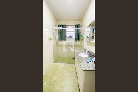 Casa à venda com 174m², 4 quartos e 2 vagasBanheiro