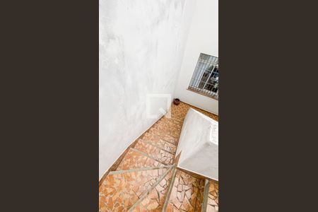 Casa à venda com 174m², 4 quartos e 2 vagasEscada