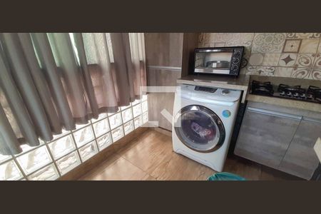 Casa à venda com 380m², 3 quartos e 6 vagas Casa à venda com 380m², 3 quartos e 6 vagasÁrea de Serviço