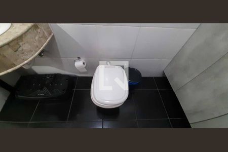 Casa à venda com 380m², 3 quartos e 6 vagas Casa à venda com 380m², 3 quartos e 6 vagasLavabo - Casa 2