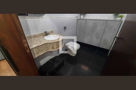 Casa à venda com 380m², 3 quartos e 6 vagas Casa à venda com 380m², 3 quartos e 6 vagasLavabo - Casa 2