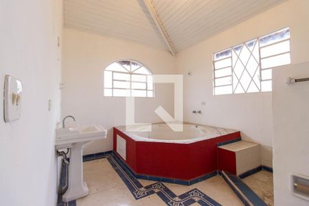 Casa à venda com 240m², 3 quartos e 2 vagas Casa à venda com 240m², 3 quartos e 2 vagasBanheiro 1