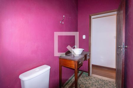 Casa à venda com 240m², 3 quartos e 2 vagas Casa à venda com 240m², 3 quartos e 2 vagasBanheiro 2