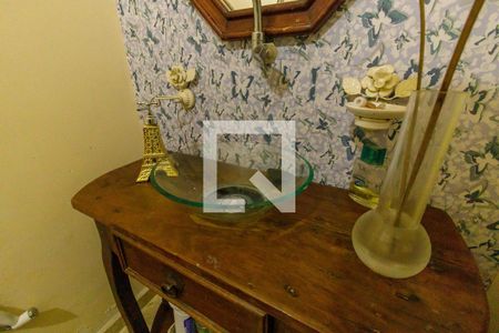 Casa de condomínio à venda com 360m², 4 quartos e 3 vagas Casa de condomínio à venda com 360m², 4 quartos e 3 vagasLavabo