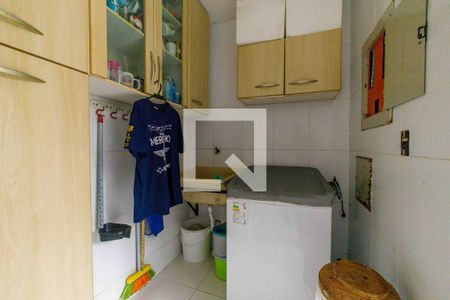 Casa de condomínio à venda com 360m², 4 quartos e 3 vagas Casa de condomínio à venda com 360m², 4 quartos e 3 vagasÁrea de Serviço