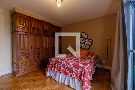 Casa de condomínio à venda com 360m², 4 quartos e 3 vagas Casa de condomínio à venda com 360m², 4 quartos e 3 vagasSuíte 4