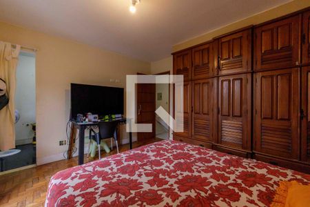 Casa de condomínio à venda com 360m², 4 quartos e 3 vagas Casa de condomínio à venda com 360m², 4 quartos e 3 vagasSuíte 4