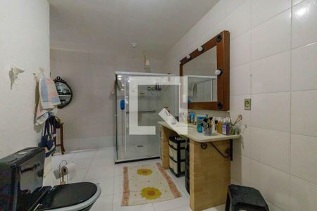 Casa de condomínio à venda com 360m², 4 quartos e 3 vagas Casa de condomínio à venda com 360m², 4 quartos e 3 vagasBanheiro da Suíte 2