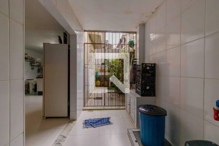 Casa de condomínio à venda com 360m², 4 quartos e 3 vagas Casa de condomínio à venda com 360m², 4 quartos e 3 vagasÁrea de Serviço