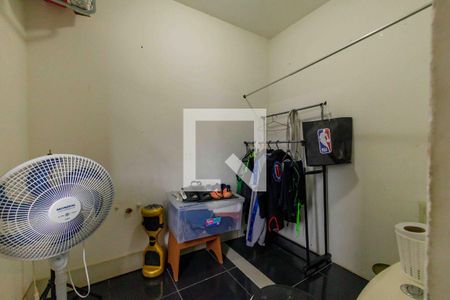 Casa de condomínio à venda com 360m², 4 quartos e 3 vagas Casa de condomínio à venda com 360m², 4 quartos e 3 vagasBanheiro da Suíte 4
