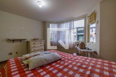 Casa de condomínio à venda com 360m², 4 quartos e 3 vagas Casa de condomínio à venda com 360m², 4 quartos e 3 vagasSuíte 3