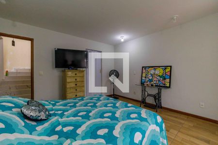 Casa de condomínio à venda com 360m², 4 quartos e 3 vagas Casa de condomínio à venda com 360m², 4 quartos e 3 vagasSuíte 2