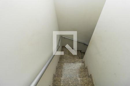 Casa à venda com 128m², 3 quartos e 1 vagaEscada