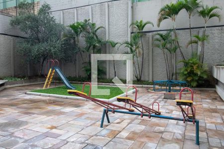 Apartamento à venda com 122m², 3 quartos e 2 vagas Apartamento à venda com 122m², 3 quartos e 2 vagasÁrea comum - Playground