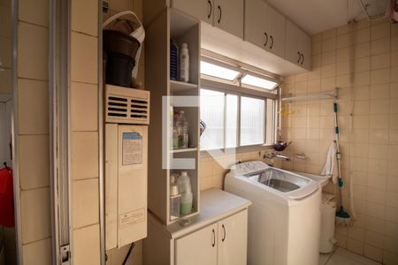 Apartamento à venda com 122m², 3 quartos e 2 vagas Apartamento à venda com 122m², 3 quartos e 2 vagasÁrea de Serviço