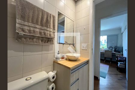 Apartamento para alugar com 67m², 3 quartos e 1 vaga Apartamento para alugar com 67m², 3 quartos e 1 vagaBanheiro Corredor