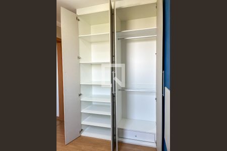 Quarto 1 - Armários de apartamento para alugar com 2 quartos, 46m² em Jardim Íris, São Paulo