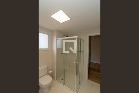 Apartamento à venda com 189m², 3 quartos e 3 vagas Apartamento à venda com 189m², 3 quartos e 3 vagasBanheiro da Suíte 1