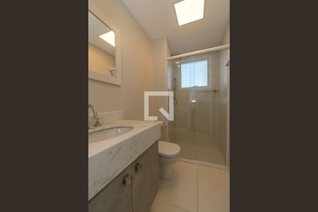 Apartamento à venda com 189m², 3 quartos e 3 vagas Apartamento à venda com 189m², 3 quartos e 3 vagasBanheiro da Suíte 2