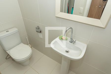 Apartamento à venda com 189m², 3 quartos e 3 vagas Apartamento à venda com 189m², 3 quartos e 3 vagasDetalhe Banheiro Área de Serviço