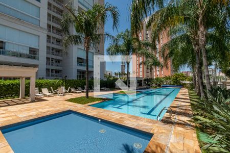 Apartamento à venda com 189m², 3 quartos e 3 vagas Apartamento à venda com 189m², 3 quartos e 3 vagasÁrea comum - Piscina