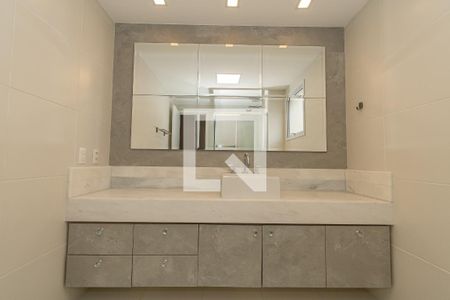 Apartamento à venda com 189m², 3 quartos e 3 vagas Apartamento à venda com 189m², 3 quartos e 3 vagasBanheiro da Suíte 1