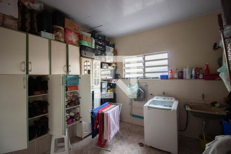 Casa à venda com 500m², 6 quartos e 4 vagas Casa à venda com 500m², 6 quartos e 4 vagasÁrea de Serviço