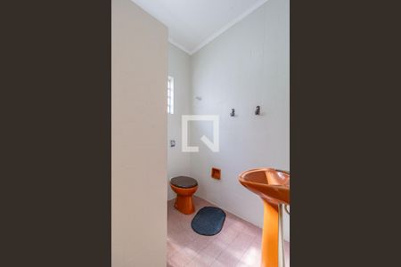 Casa à venda com 130m², 3 quartos e 2 vagasBanheiro