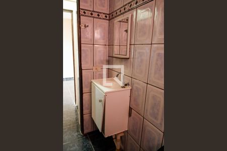 Casa à venda com 150m², 4 quartos e 1 vaga Casa à venda com 150m², 4 quartos e 1 vagaBanheiro