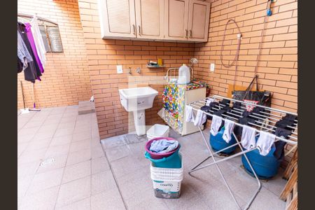 Casa à venda com 130m², 2 quartos e 1 vaga Casa à venda com 130m², 2 quartos e 1 vagaÁrea de Serviço e Quintal