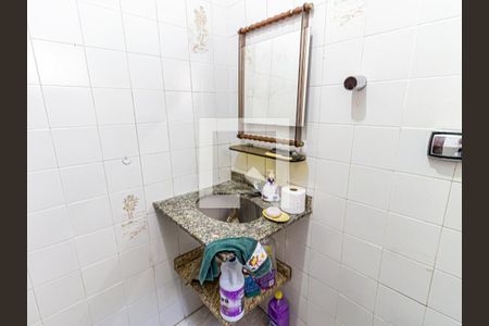 Casa à venda com 130m², 2 quartos e 1 vaga Casa à venda com 130m², 2 quartos e 1 vagaBanheiro