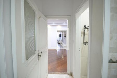 Casa à venda com 302m², 4 quartos e 3 vagasCorredor