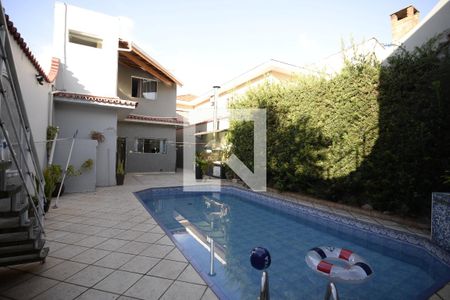 Casa à venda com 302m², 4 quartos e 3 vagasQuintal