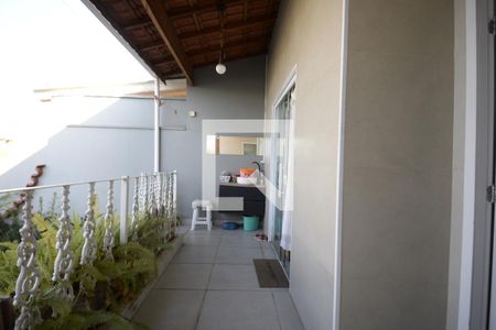 Casa à venda com 302m², 4 quartos e 3 vagasVaranda