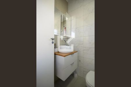 Casa à venda com 302m², 4 quartos e 3 vagasBanheiro de Serviço