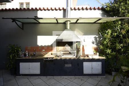 Casa à venda com 302m², 4 quartos e 3 vagasQuintal