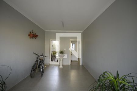 Casa à venda com 302m², 4 quartos e 3 vagasEntrada