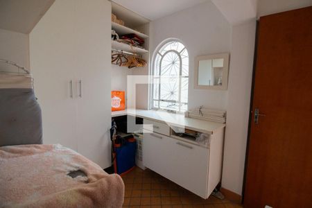 Casa à venda com 280m², 4 quartos e 2 vagas Casa à venda com 280m², 4 quartos e 2 vagasQuarto de serviço