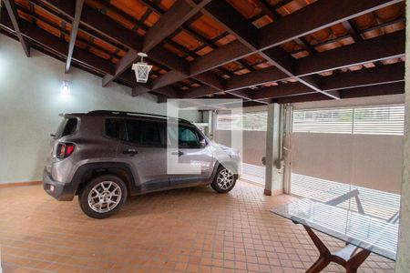 Casa à venda com 280m², 4 quartos e 2 vagas Casa à venda com 280m², 4 quartos e 2 vagasÁrea externa