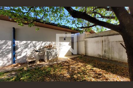 Casa à venda com 280m², 4 quartos e 1 vaga Casa à venda com 280m², 4 quartos e 1 vagaQuintal