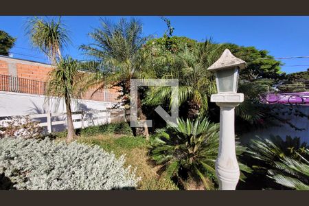 Casa à venda com 280m², 4 quartos e 1 vaga Casa à venda com 280m², 4 quartos e 1 vagaJardim