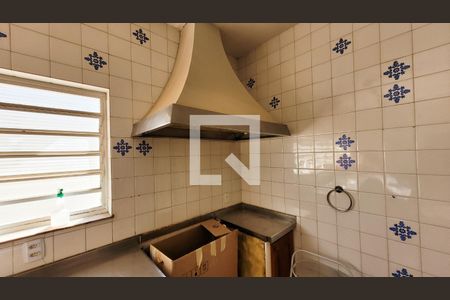 Casa à venda com 280m², 4 quartos e 1 vaga Casa à venda com 280m², 4 quartos e 1 vagaCozinha