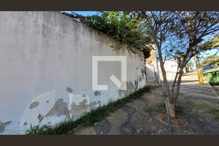 Casa à venda com 280m², 4 quartos e 1 vaga Casa à venda com 280m², 4 quartos e 1 vagaFachada