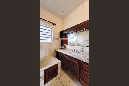 Casa à venda com 280m², 4 quartos e 1 vaga Casa à venda com 280m², 4 quartos e 1 vagaBanheiro da Suíte master