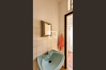 Casa à venda com 280m², 4 quartos e 1 vaga Casa à venda com 280m², 4 quartos e 1 vagaBanheiro de serviço