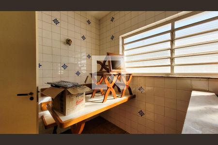 Casa à venda com 280m², 4 quartos e 1 vaga Casa à venda com 280m², 4 quartos e 1 vagaDespensa