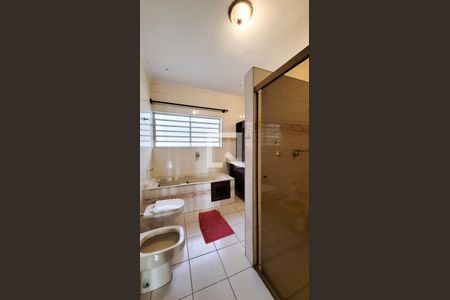 Casa à venda com 280m², 4 quartos e 1 vaga Casa à venda com 280m², 4 quartos e 1 vagaBanheiro da Suíte master