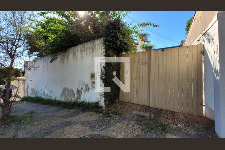 Casa à venda com 280m², 4 quartos e 1 vaga Casa à venda com 280m², 4 quartos e 1 vagaFachada