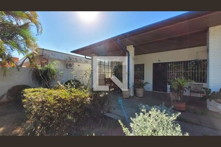 Casa à venda com 280m², 4 quartos e 1 vaga Casa à venda com 280m², 4 quartos e 1 vagaJardim